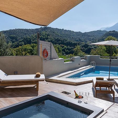 Verekinthos Villas - Pool, Hot Tub, Bbq, Kids Playground, Stunning Mountain Views Yerolákkos المظهر الخارجي الصورة