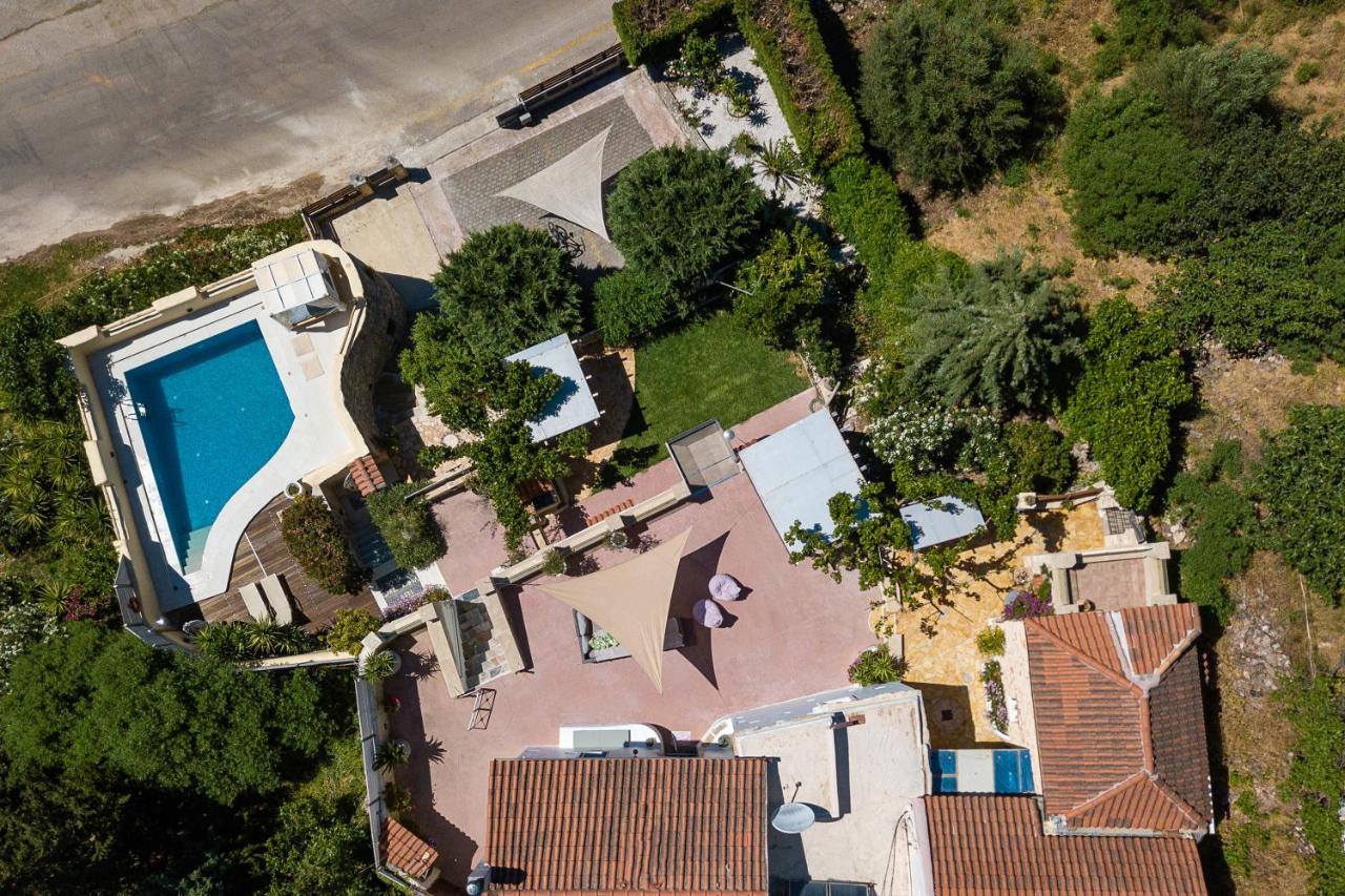 Verekinthos Villas - Pool, Hot Tub, Bbq, Kids Playground, Stunning Mountain Views Yerolákkos المظهر الخارجي الصورة