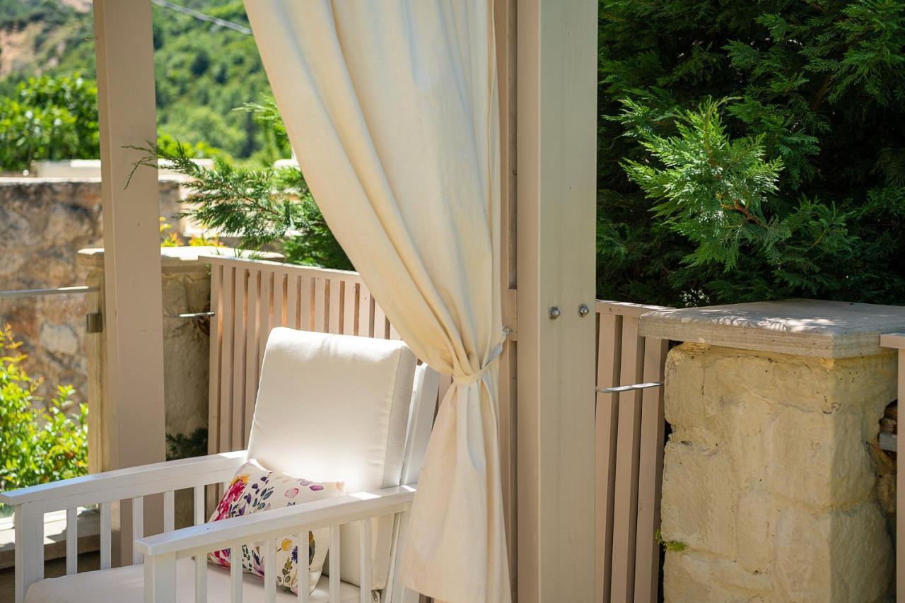 Verekinthos Villas - Pool, Hot Tub, Bbq, Kids Playground, Stunning Mountain Views Yerolákkos المظهر الخارجي الصورة