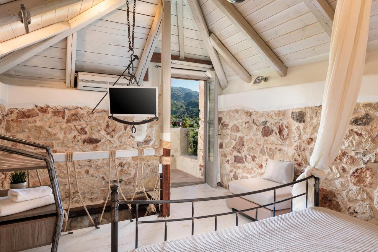 Verekinthos Villas - Pool, Hot Tub, Bbq, Kids Playground, Stunning Mountain Views Yerolákkos المظهر الخارجي الصورة