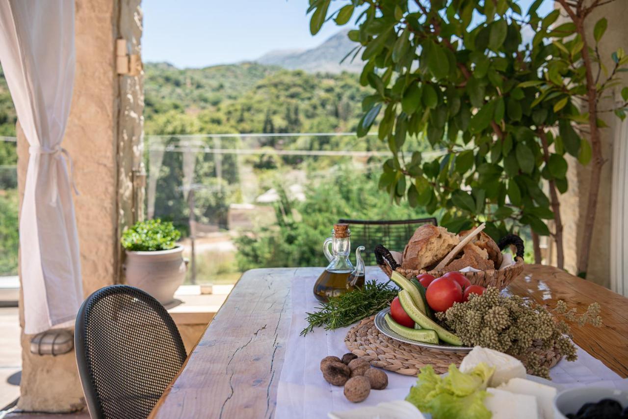 Verekinthos Villas - Pool, Hot Tub, Bbq, Kids Playground, Stunning Mountain Views Yerolákkos المظهر الخارجي الصورة