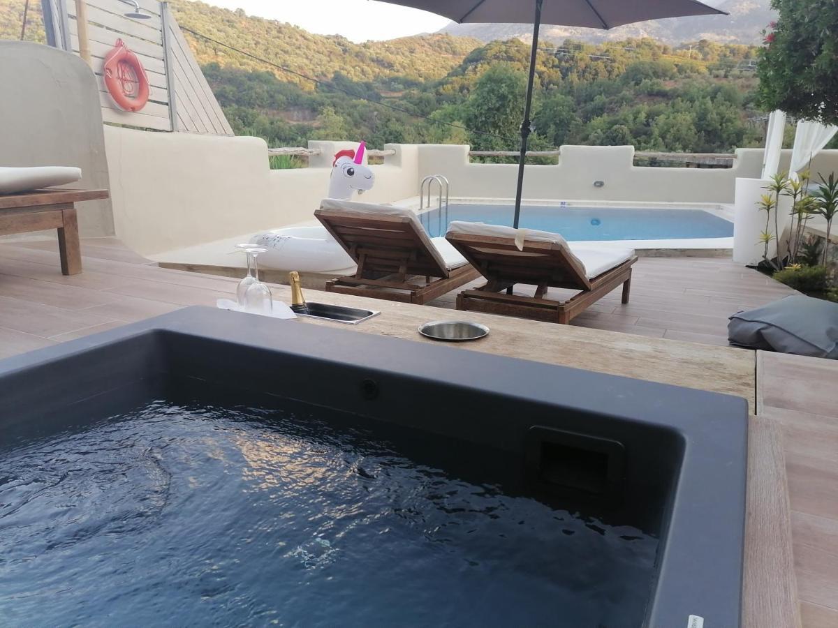Verekinthos Villas - Pool, Hot Tub, Bbq, Kids Playground, Stunning Mountain Views Yerolákkos المظهر الخارجي الصورة