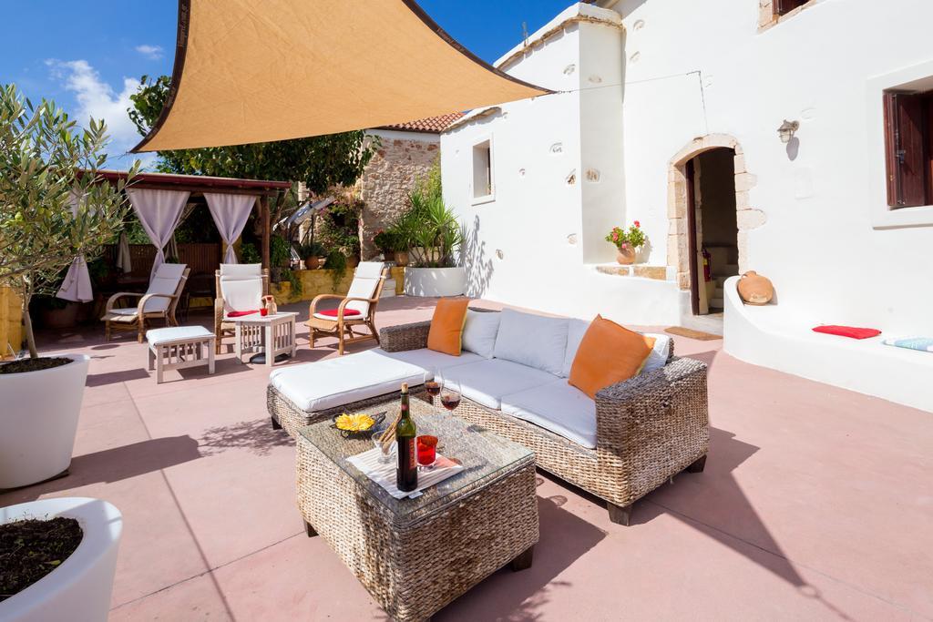 Verekinthos Villas - Pool, Hot Tub, Bbq, Kids Playground, Stunning Mountain Views Yerolákkos المظهر الخارجي الصورة