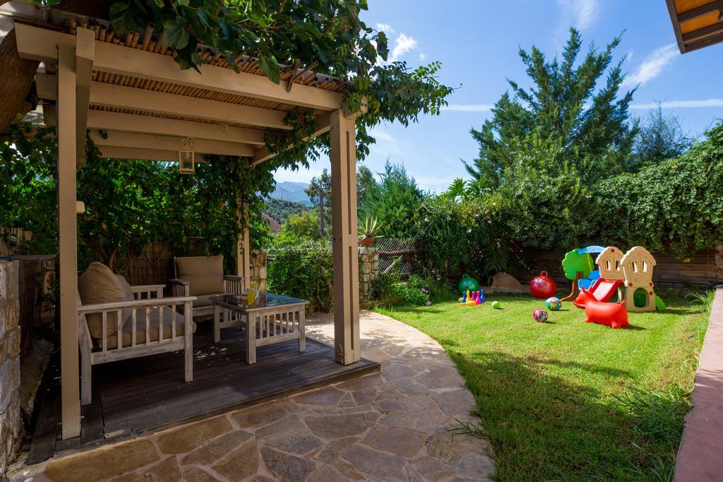 Verekinthos Villas - Pool, Hot Tub, Bbq, Kids Playground, Stunning Mountain Views Yerolákkos المظهر الخارجي الصورة