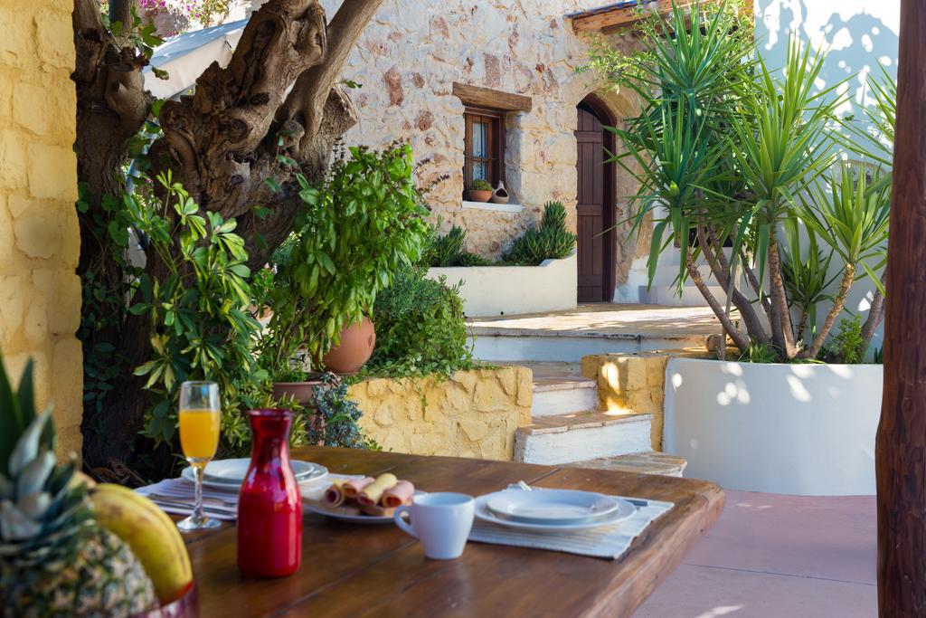 Verekinthos Villas - Pool, Hot Tub, Bbq, Kids Playground, Stunning Mountain Views Yerolákkos المظهر الخارجي الصورة