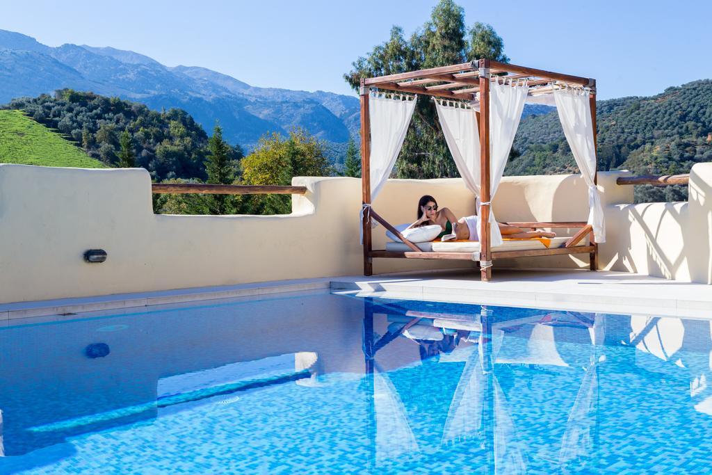 Verekinthos Villas - Pool, Hot Tub, Bbq, Kids Playground, Stunning Mountain Views Yerolákkos المظهر الخارجي الصورة